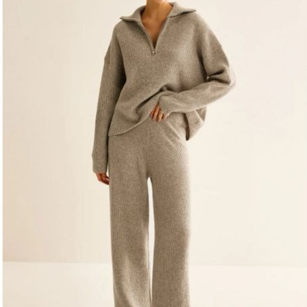Commense Taupe Ribbed Knit Ensemble